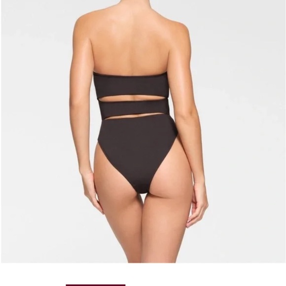 SKIMS Signature Swim Strapless Cut Out Monokini in the color Onyx (black) L NWT - Picture 2 of 8